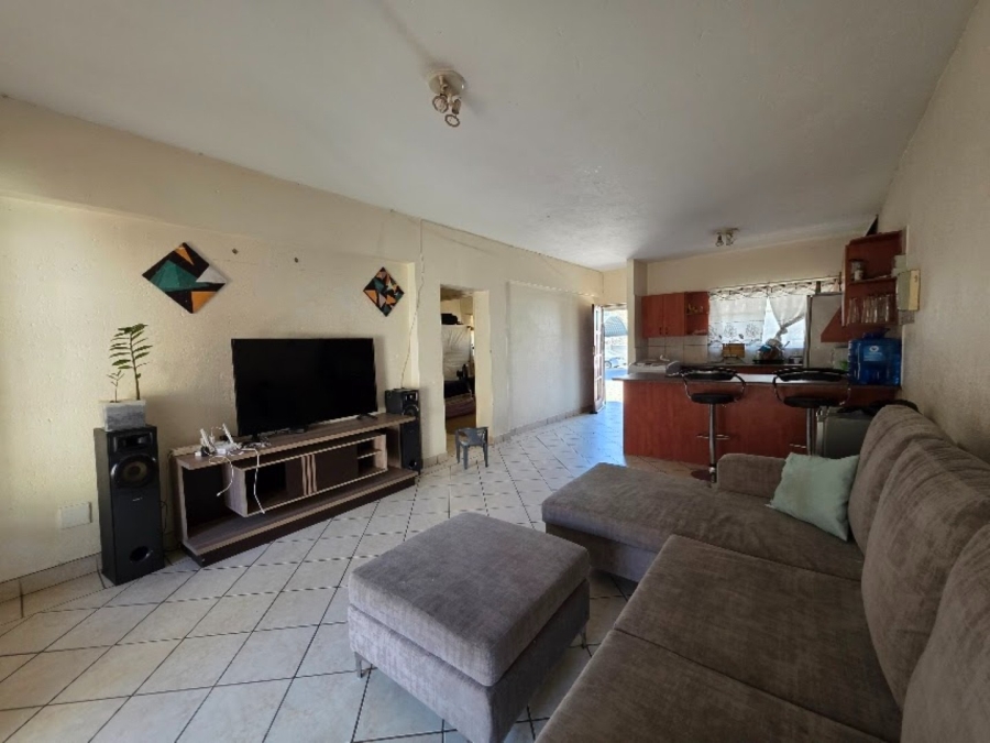 2 Bedroom Property for Sale in Lower Bo-dorp North West
